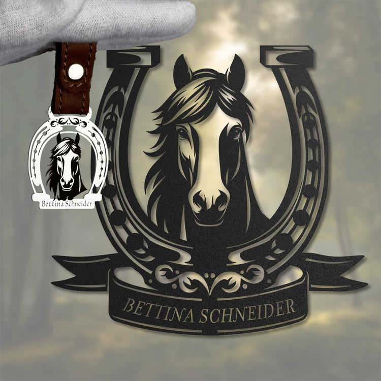 Cheval dans un ensemble de fer à cheval (signe et pendentif) 