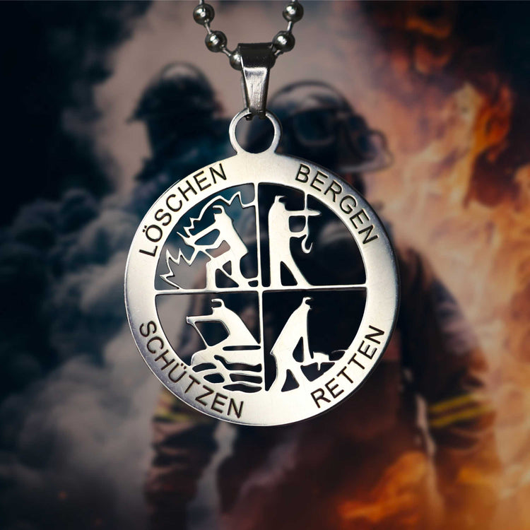 Grand ensemble de chevalières (panneau, pendentif, chaîne, porte-cartes, Zippo)